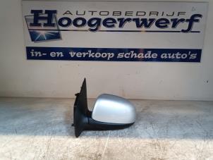 Gebruikte Spiegel Buiten links Hyundai i20 1.2i 16V Prijs € 50,00 Margeregeling aangeboden door Autobedrijf Hoogerwerf