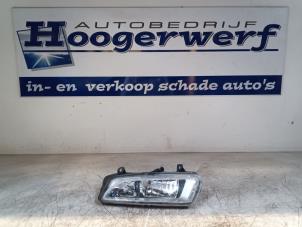 Gebruikte Mistlamp links-voor Volkswagen Polo V (6R) 1.2 TSI Prijs € 20,00 Margeregeling aangeboden door Autobedrijf Hoogerwerf