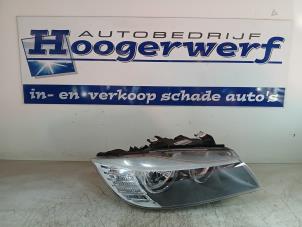 Gebruikte Koplamp rechts BMW B3 Touring (E91) Prijs € 175,00 Margeregeling aangeboden door Autobedrijf Hoogerwerf