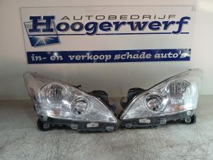 Gebruikte Koplampset links + rechts Peugeot 3008 I (0U/HU) 1.6 16V THP 150 Prijs € 150,00 Margeregeling aangeboden door Autobedrijf Hoogerwerf