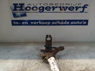 Gebruikte Fusee rechts-voor Ford Fiesta 5 (JD/JH) 1.3 Prijs € 20,00 Margeregeling aangeboden door Autobedrijf Hoogerwerf