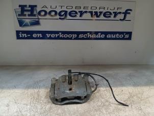 Gebruikte Remklauw (Tang) rechts-voor Iveco New Daily IV Prijs € 75,00 Margeregeling aangeboden door Autobedrijf Hoogerwerf