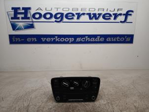 Gebruikte Radio Volkswagen Up! (121) 1.0 12V 60 Prijs € 200,00 Margeregeling aangeboden door Autobedrijf Hoogerwerf