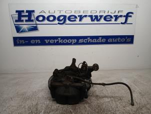 Gebruikte Fusee links-voor Mazda CX-5 I (KE,GH) 2.0 SkyActiv-G 16V 2WD Prijs € 100,00 Margeregeling aangeboden door Autobedrijf Hoogerwerf