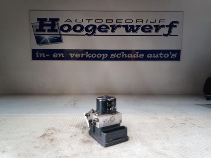 Gebruikte ABS Pomp Ford Fiesta 5 (JD/JH) 1.25 16V Prijs € 15,00 Margeregeling aangeboden door Autobedrijf Hoogerwerf