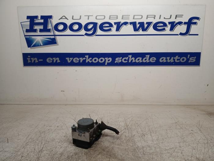 Gebruikte ABS Pomp Renault Modus/Grand Modus (JP) 1.6 16V Prijs € 50,00 Margeregeling aangeboden door Autobedrijf Hoogerwerf