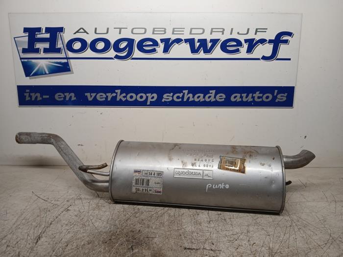 Gebruikte Uitlaat Einddemper Fiat Grande Punto (199) 1.4 Prijs € 75,00 Margeregeling aangeboden door Autobedrijf Hoogerwerf