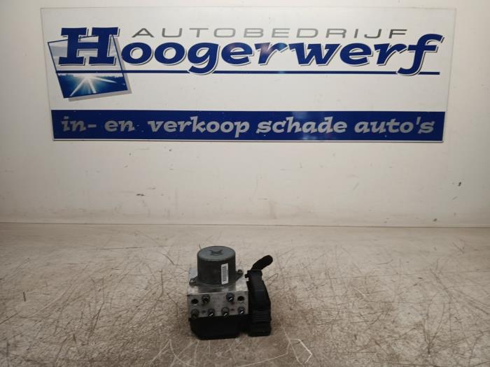 Gebruikte ABS Pomp Lancia Delta (844) 1.4 T-Jet 16V 120 Prijs € 150,00 Margeregeling aangeboden door Autobedrijf Hoogerwerf