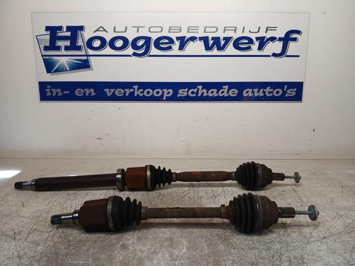 Gebruikte Steekas rechts-voor Ford Focus 2 Wagon 1.8 16V Prijs € 40,00 Margeregeling aangeboden door Autobedrijf Hoogerwerf