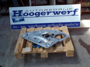 Gebruikte Ruitmechaniek 4Deurs rechts-achter Volkswagen Bora (1J2) 1.9 TDI 90 Prijs € 60,00 Margeregeling aangeboden door Autobedrijf Hoogerwerf