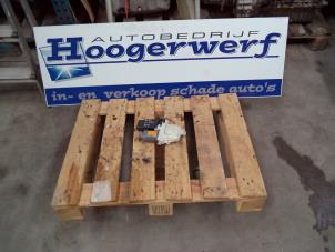 Gebruikte Motor electrisch raam Volkswagen Bora (1J2) 1.9 TDI 90 Prijs € 25,00 Margeregeling aangeboden door Autobedrijf Hoogerwerf