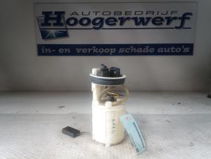 Gebruikte Benzinepomp Volkswagen Golf IV (1J1) 1.6 16V Prijs € 25,00 Margeregeling aangeboden door Autobedrijf Hoogerwerf