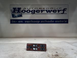 Gebruikte Elektrisch Raam Schakelaar Mercedes V (638.2) V-220 2.2 CDI 16V Prijs € 25,00 Margeregeling aangeboden door Autobedrijf Hoogerwerf