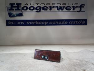 Gebruikte Raam schakelaar elektrisch Mercedes V (638.2) V-220 2.2 CDI 16V Prijs € 10,00 Margeregeling aangeboden door Autobedrijf Hoogerwerf