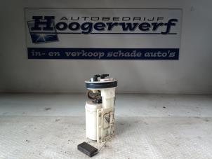 Gebruikte Brandstofpomp Elektrisch Volkswagen Golf IV (1J1) 1.4 16V Prijs € 40,00 Margeregeling aangeboden door Autobedrijf Hoogerwerf