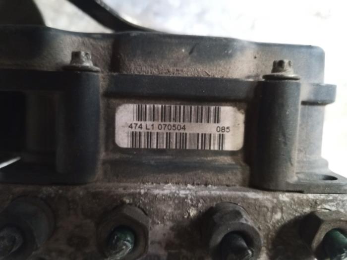 ABS Pomp van een Renault Megane II CC (EM) 1.6 16V 2005