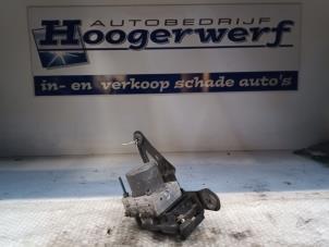 Gebruikte ABS Pomp Renault Megane II CC (EM) 1.6 16V Prijs € 50,00 Margeregeling aangeboden door Autobedrijf Hoogerwerf