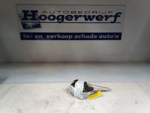 Gebruikte Gordelspanner rechts Audi A4 Avant (B5) 1.6 Prijs € 35,00 Margeregeling aangeboden door Autobedrijf Hoogerwerf