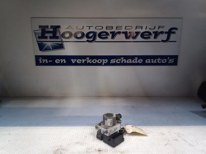 Gebruikte ABS Pomp Volkswagen Golf V (1K1) 2.0 TDI 16V Prijs € 25,00 Margeregeling aangeboden door Autobedrijf Hoogerwerf