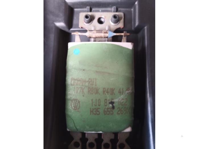 Kachel Weerstand van een Volkswagen Golf 1999