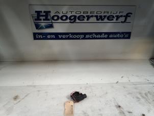 Gebruikte Koeling Module Mercedes Vito (639.7) 2.2 115 CDI 16V Prijs € 25,00 Margeregeling aangeboden door Autobedrijf Hoogerwerf