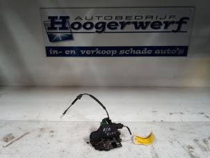 Gebruikte Deurslot Mechaniek 4Deurs rechts-achter Volkswagen Bora (1J2) 1.9 TDI 100 Prijs € 50,00 Margeregeling aangeboden door Autobedrijf Hoogerwerf