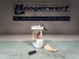 Gebruikte Brandstofpomp Elektrisch Ford Fiesta 5 (JD/JH) 1.6 16V Prijs € 50,00 Margeregeling aangeboden door Autobedrijf Hoogerwerf