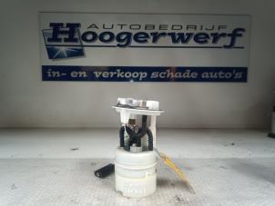 Gebruikte Brandstofpomp Elektrisch Renault Twingo II (CN) 1.2 Prijs € 25,00 Margeregeling aangeboden door Autobedrijf Hoogerwerf