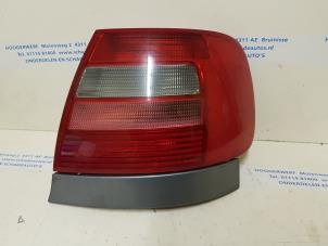 Gebruikte Achterlicht rechts Audi A4 (B5) 1.9 TDI Prijs € 20,00 Margeregeling aangeboden door Autobedrijf Hoogerwerf