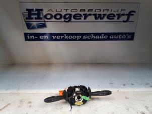 Gebruikte Combischakelaar Stuurkolom Fiat Punto II (188) 1.2 16V Prijs € 25,00 Margeregeling aangeboden door Autobedrijf Hoogerwerf