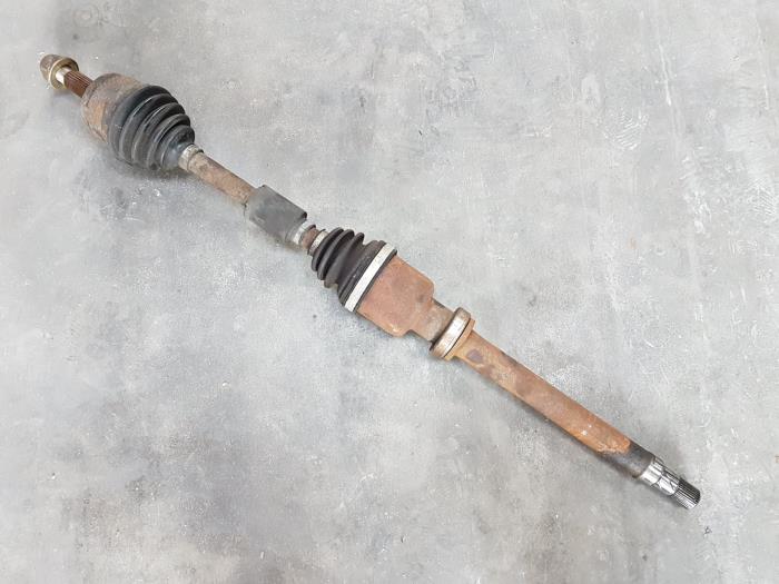 Gebruikte Steekas rechts-voor Mitsubishi Colt (Z2/Z3) 1.5 DI-D 12V HP Prijs € 40,00 Margeregeling aangeboden door Autobedrijf Hoogerwerf