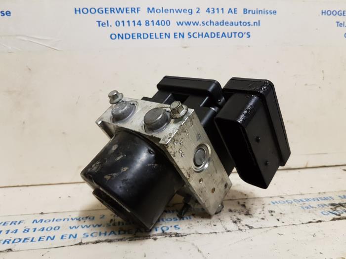 Gebruikte ABS Pomp Ford Transit Connect 1.8 TDCi 90 DPF Prijs € 70,00 Margeregeling aangeboden door Autobedrijf Hoogerwerf