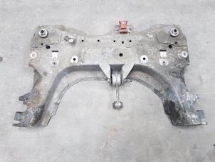 Gebruikte Subframe Renault Clio IV Estate/Grandtour (7R) 1.5 Energy dCi 75 FAP Prijs € 50,00 Margeregeling aangeboden door Autobedrijf Hoogerwerf