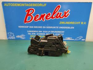 Gebruikte Deurslot Mechaniek 2Deurs links Volkswagen UP Prijs op aanvraag aangeboden door Benelux Zwijndrecht B.V.