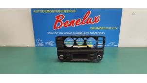 Gebruikte Radio Volkswagen Up! (121) 1.0 12V 60 Prijs op aanvraag aangeboden door Benelux Zwijndrecht B.V.