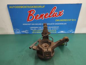 Gebruikte Fusee rechts-voor Dacia Sandero I (BS) 1.2 16V Prijs op aanvraag aangeboden door Benelux Zwijndrecht B.V.