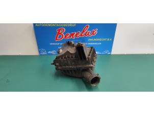 Gebruikte Luchtfilterhuis Chevrolet Aveo 1.2 16V Prijs op aanvraag aangeboden door Benelux Zwijndrecht B.V.
