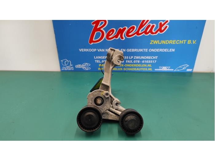 Gebruikte Dynamosteun boven Renault Kangoo/Grand Kangoo (KW) 1.2 16V TCE Prijs op aanvraag aangeboden door Benelux Zwijndrecht B.V.