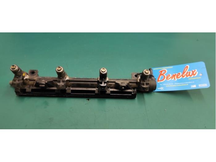 Gebruikte Injector brug Seat Ibiza IV (6J5) 1.4 16V Prijs € 30,00 Margeregeling aangeboden door Benelux Zwijndrecht B.V.