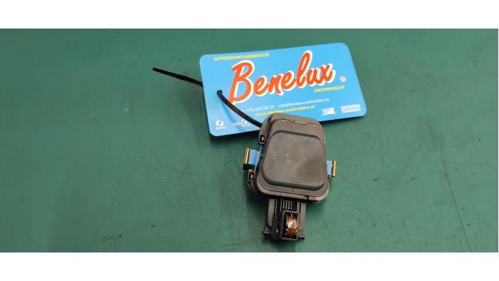 Gebruikte Sensor regen Mercedes C (W205) C-350 e 2.0 16V Prijs op aanvraag aangeboden door Benelux Zwijndrecht B.V.