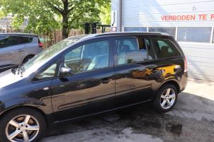 Gebruikte Deur 4Deurs links-achter Opel Zafira (M75) 2.2 16V Direct Ecotec Prijs op aanvraag aangeboden door Benelux Zwijndrecht B.V.