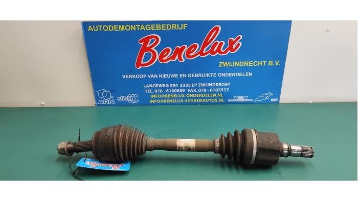 Gebruikte Aandrijfas links-voor Alfa Romeo MiTo (955) 1.6 JTDm 16V Prijs op aanvraag aangeboden door Benelux Zwijndrecht B.V.