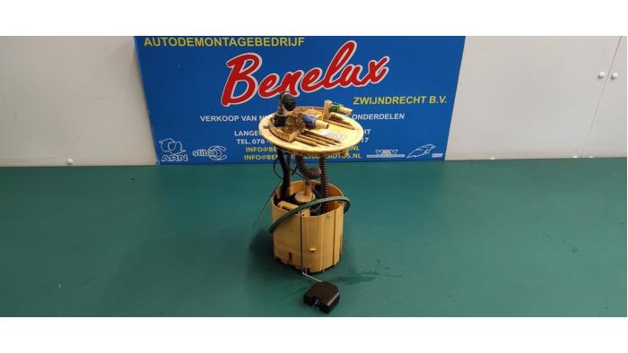 Gebruikte Tank element Pomp Chrysler Voyager/Grand Voyager (RG/RS) 2.8 CRD 16V Autom. Prijs op aanvraag aangeboden door Benelux Zwijndrecht B.V.