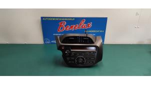 Gebruikte Radio CD Speler Honda Jazz (GE6/GE8/GG/GP) 1.4 VTEC 16V Prijs op aanvraag aangeboden door Benelux Zwijndrecht B.V.