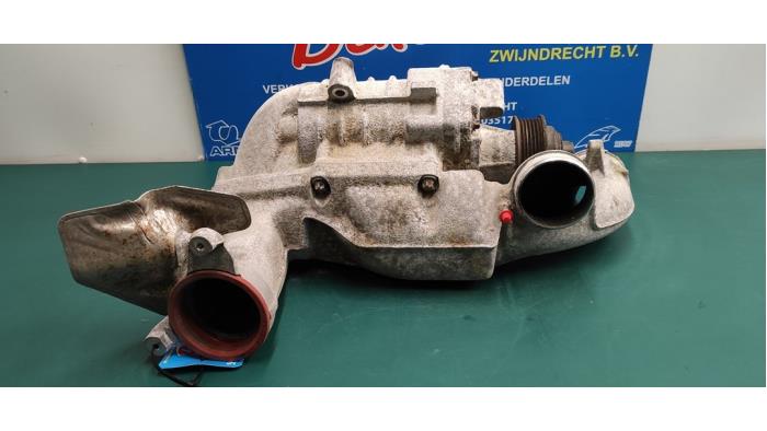 Compressor van een Mercedes-Benz C (W203) 2.0 C-200K 16V 2001