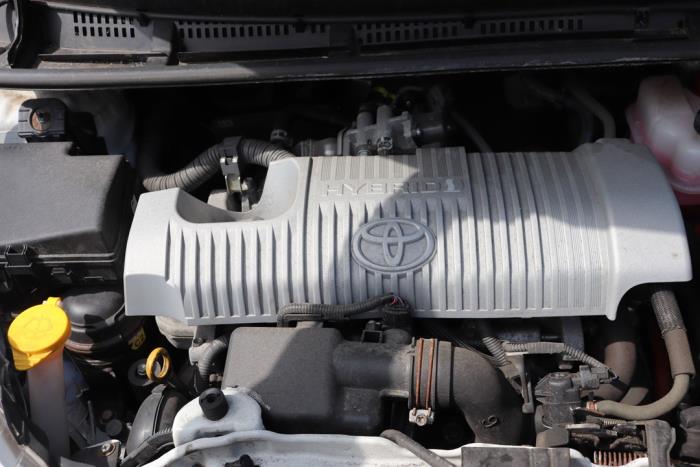 Gebruikte Automaatbak Toyota Yaris III (P13) 1.5 16V Hybrid Prijs op aanvraag aangeboden door Benelux Zwijndrecht B.V.