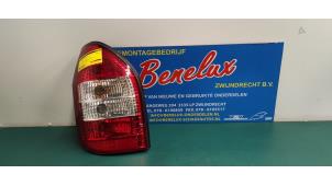 Gebruikte Achterlicht links Opel Zafira (F75) Prijs op aanvraag aangeboden door Benelux Zwijndrecht B.V.