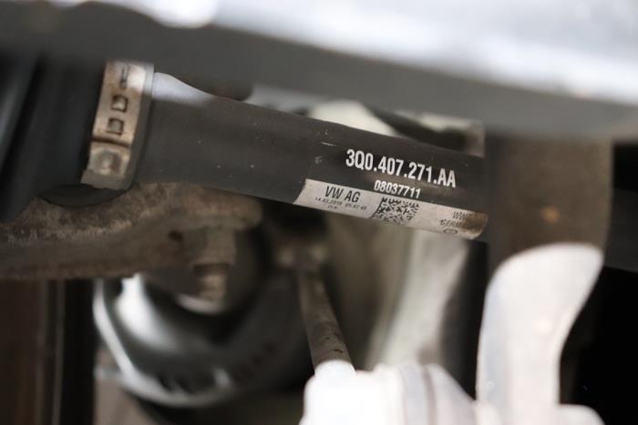 Gebruikte Steekas links-voor Seat Ateca (5FPX) 1.4 TSI 16V Prijs op aanvraag aangeboden door Benelux Zwijndrecht B.V.