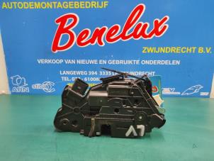 Gebruikte Deurslot Mechaniek 4Deurs links-voor Skoda Fabia II Combi 1.2 TSI Prijs op aanvraag aangeboden door Benelux Zwijndrecht B.V.