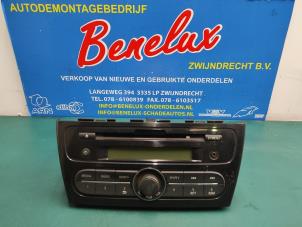 Gebruikte Radio CD Speler Mitsubishi Space Star (A0) 1.0 12V Prijs op aanvraag aangeboden door Benelux Zwijndrecht B.V.